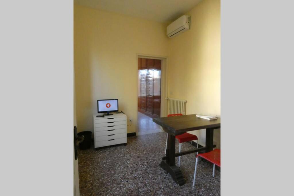 Casa Storica E Confortevole エンポリ エクステリア 写真