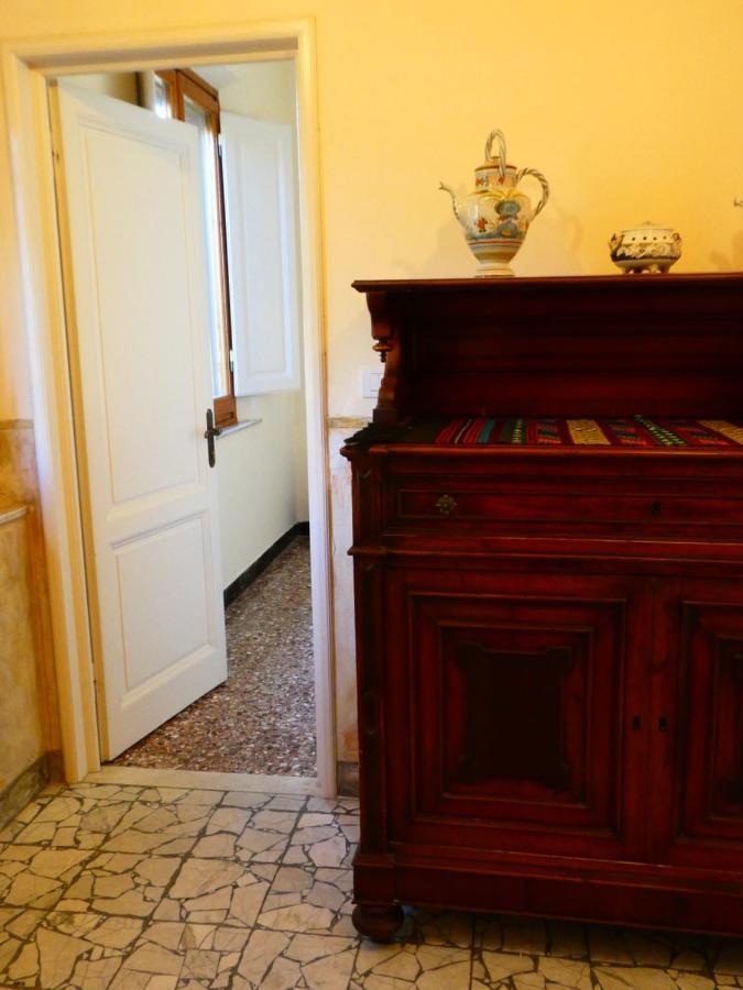 Casa Storica E Confortevole エンポリ エクステリア 写真